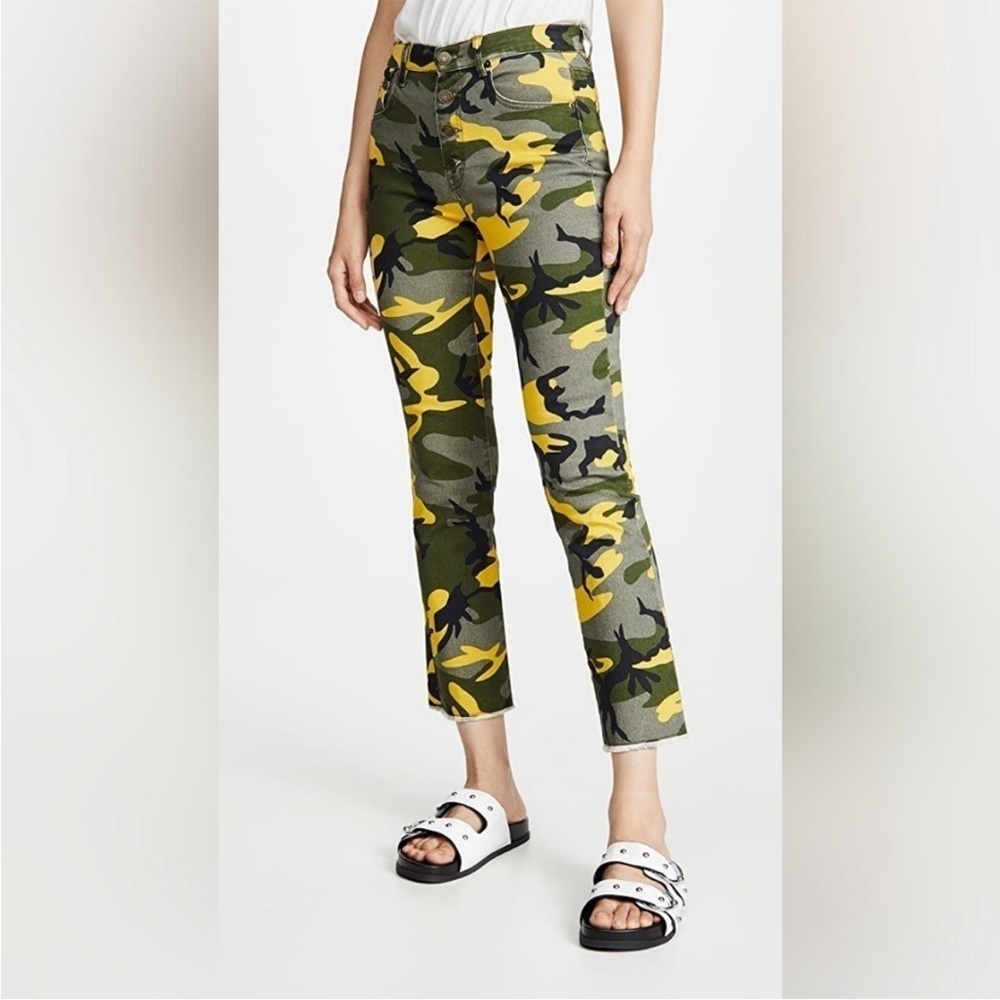 Pam & Gela Camo Exposed Button Cropped Kick Flare Pant Size 27